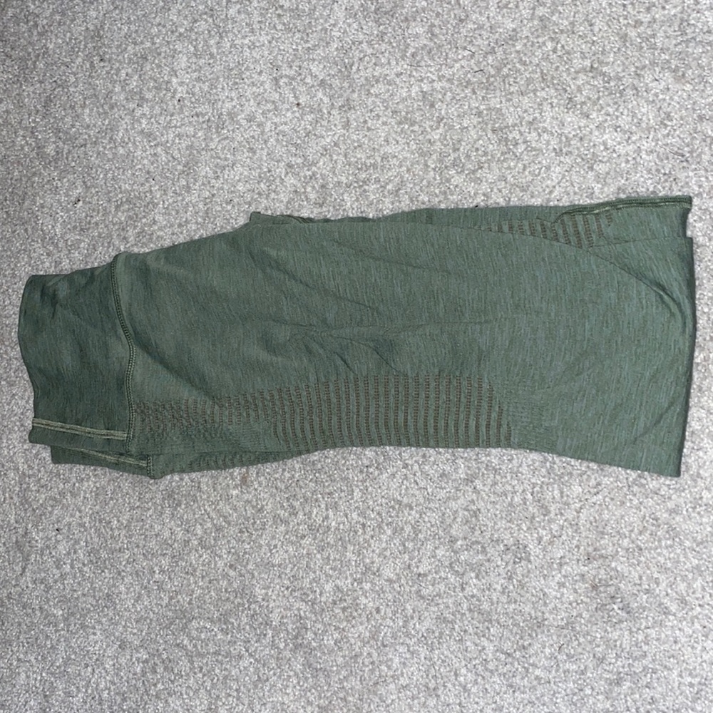 Alphalete light green leggings